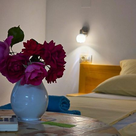 Keser Apartments Ровин Екстериор снимка