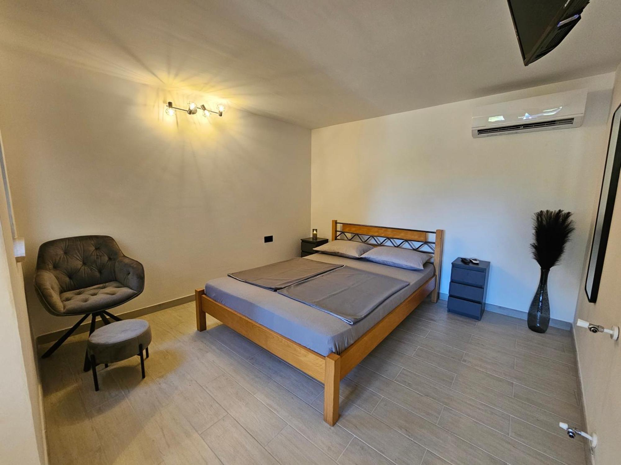 Keser Apartments Ровин Екстериор снимка