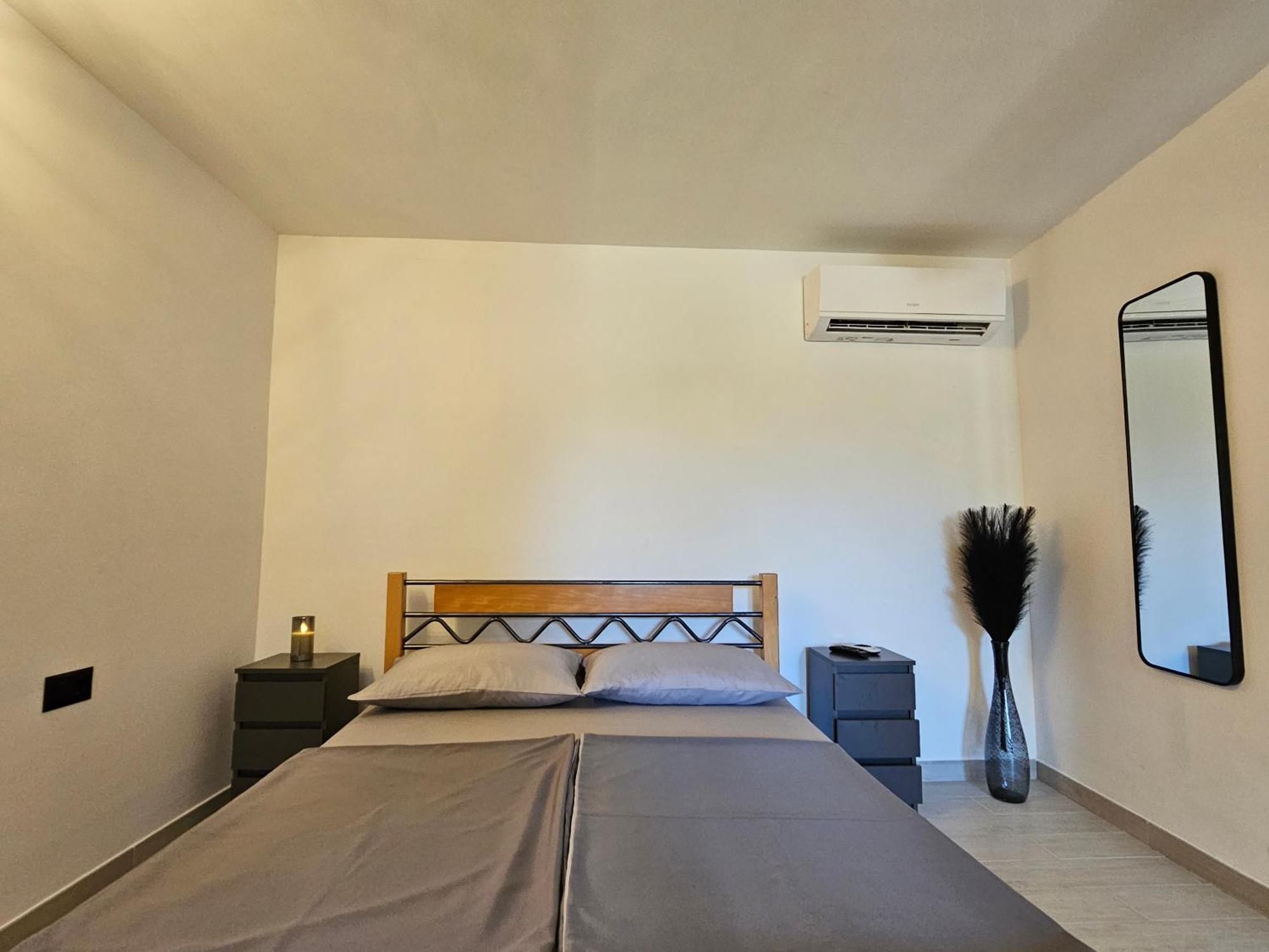 Keser Apartments Ровин Екстериор снимка